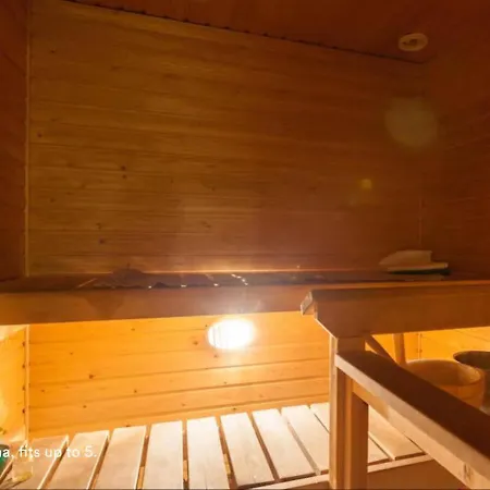 Beautiful Seaside Town With Sauna And On-premise Restaurants Gym ,supermarket Helsinki