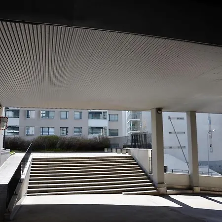 Beautiful Seaside Town With Sauna And On-premise Restaurants Gym ,supermarket Apartament *